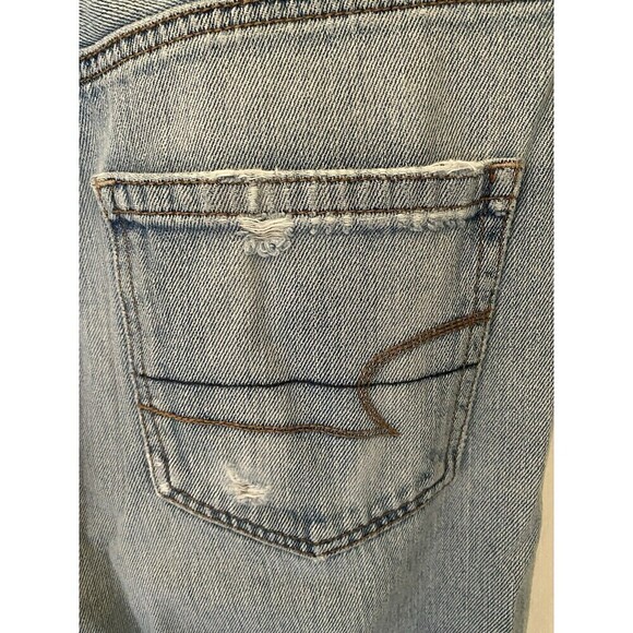 American Eagle Light Wash Destressed Mom Jeans Sz.4 - Picture 5 of 8